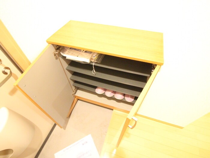 物件内観写真8　(靴箱)