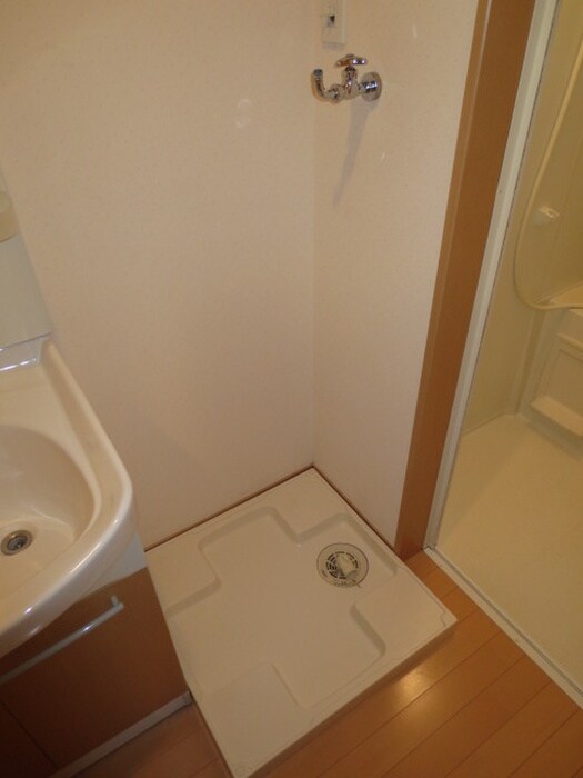 物件内観写真10　(洗濯機置場)