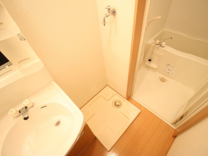 物件内観写真11　(洗濯機置場)