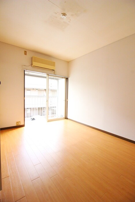 物件内観写真6　(居室)