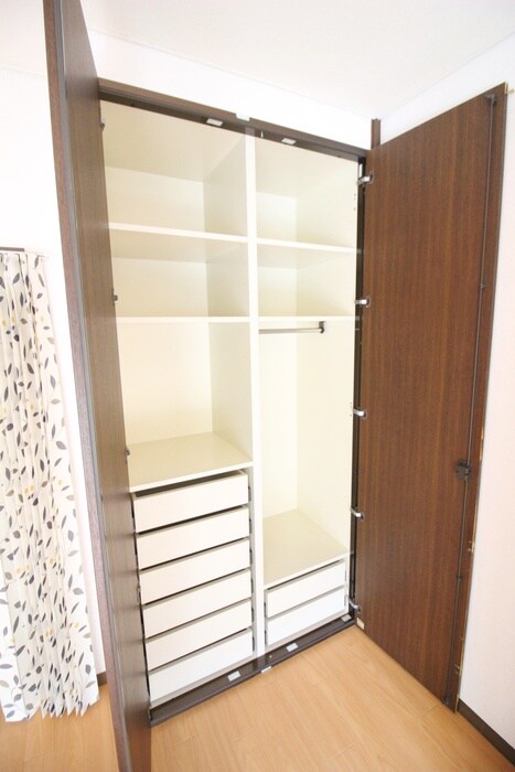 物件内観写真10　(収納)