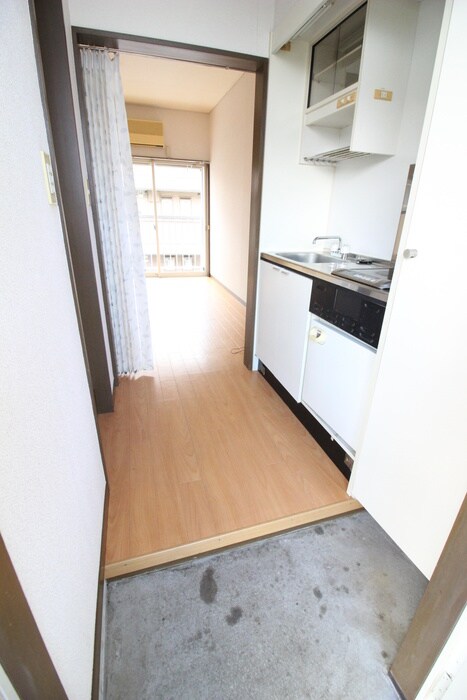 物件内観写真16　(玄関)