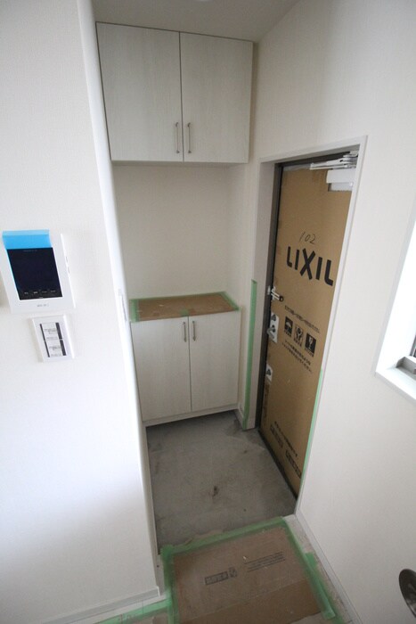 物件内観写真7　(玄関)