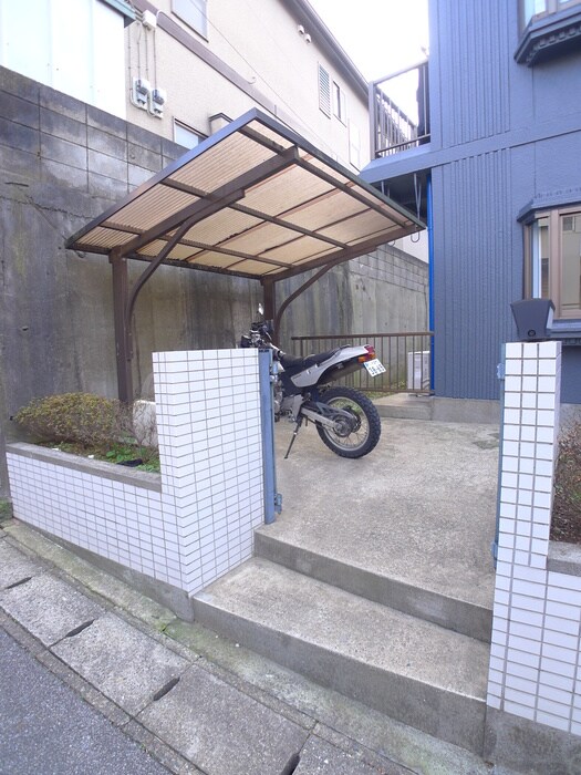 物件外観写真3　(駐輪場)