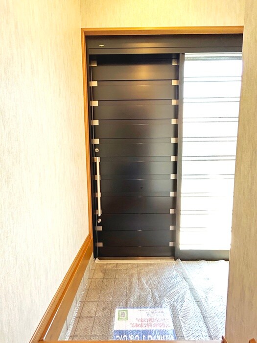 物件内観写真17　(玄関)