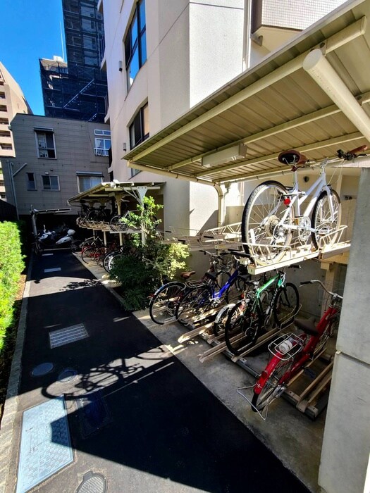 物件外観写真6　(駐輪場)