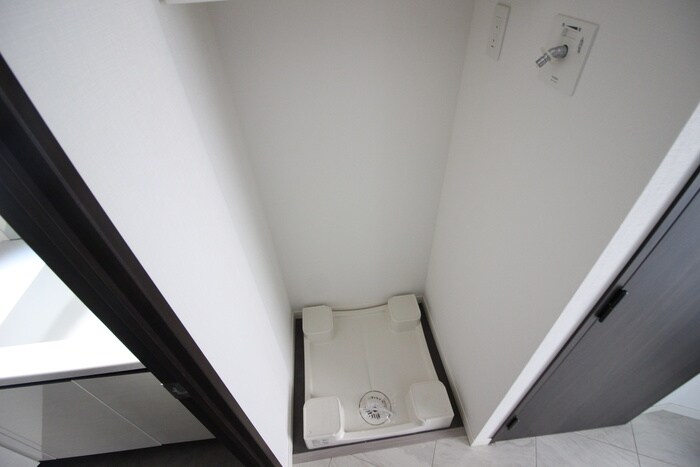 物件内観写真17　(洗濯機置場)