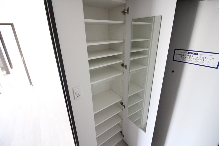 物件内観写真18　(靴箱)