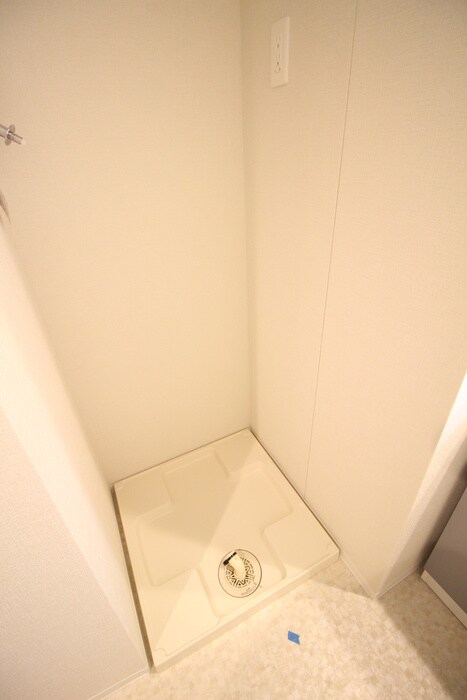 物件内観写真12　(洗濯機置場)