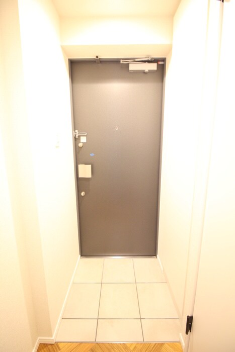 物件内観写真13　(玄関)