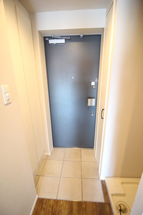 物件内観写真17　(玄関)