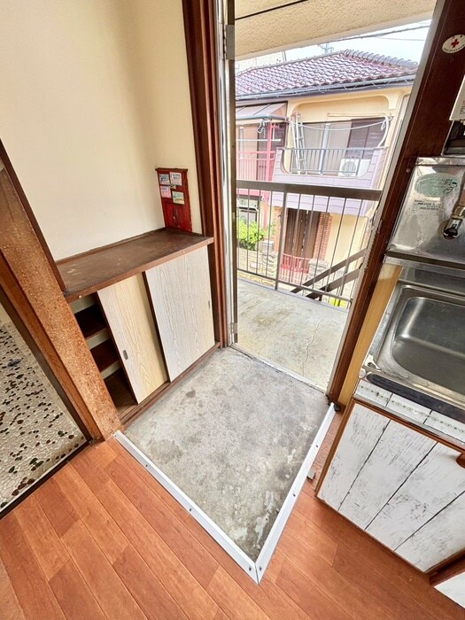 物件内観写真10　(玄関)