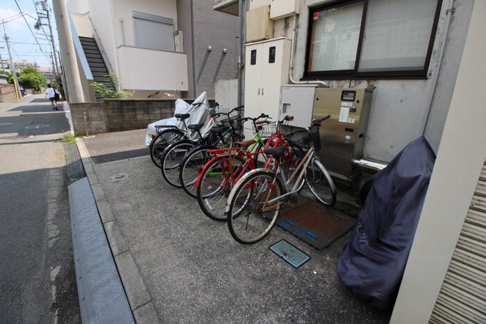 物件外観写真6　(駐輪場)