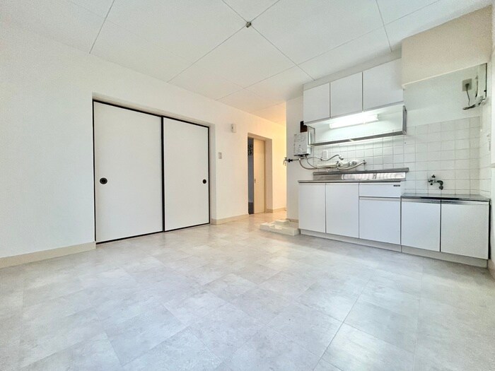 物件内観写真9　(居室)