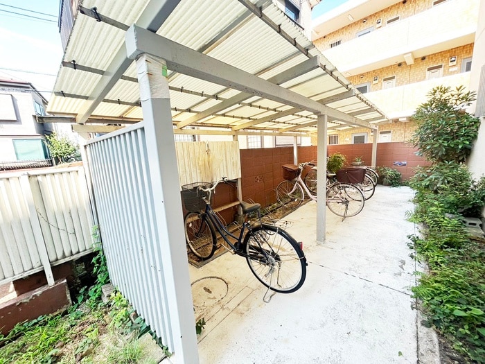 物件外観写真6　(駐輪場)