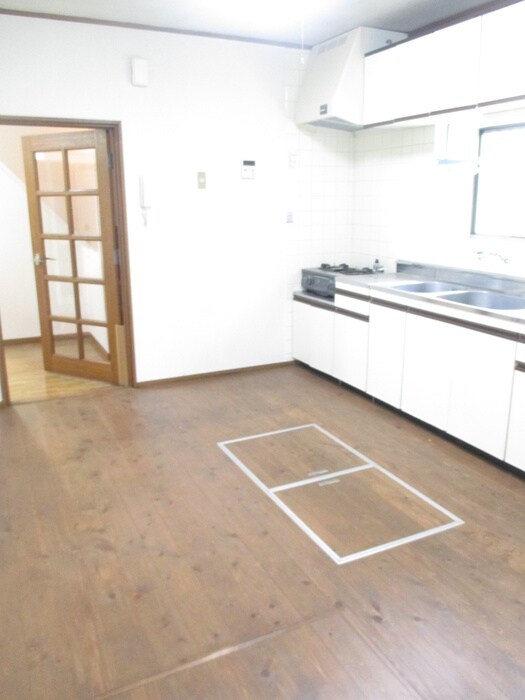 物件内観写真4　(居室)