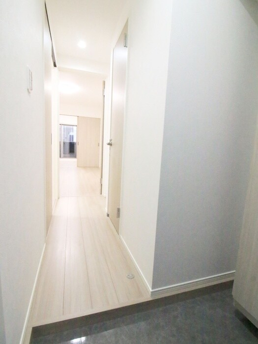 物件内観写真7　(玄関)