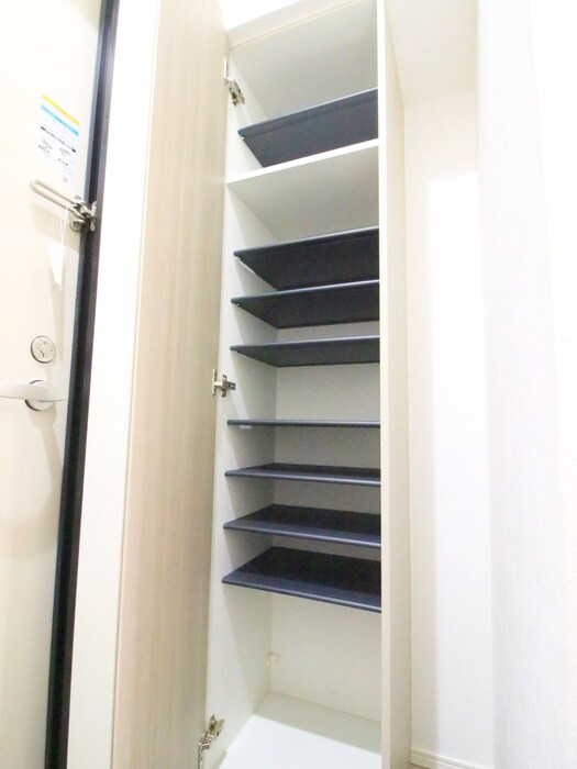 物件内観写真8　(靴箱)