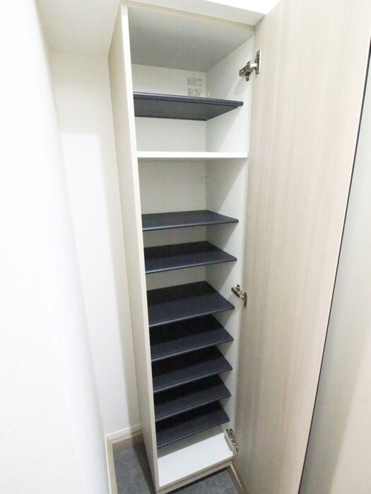 物件内観写真8　(靴箱)