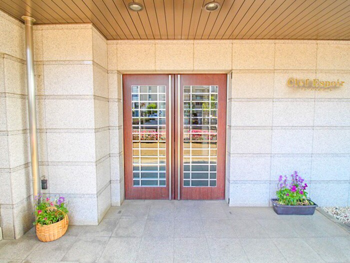 物件外観写真5　(エントランス部分)