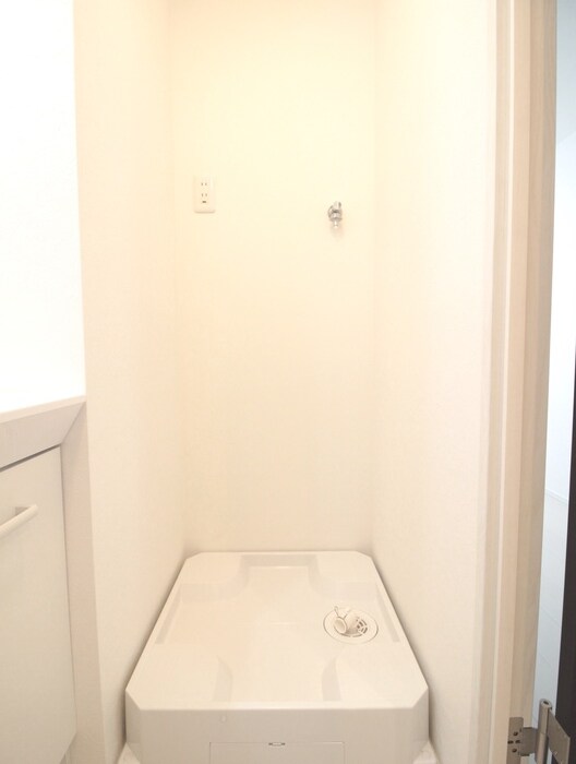 物件内観写真20　(洗濯機置場)