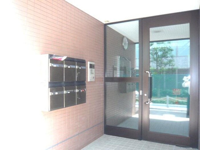 物件外観写真4　(エントランス部分)