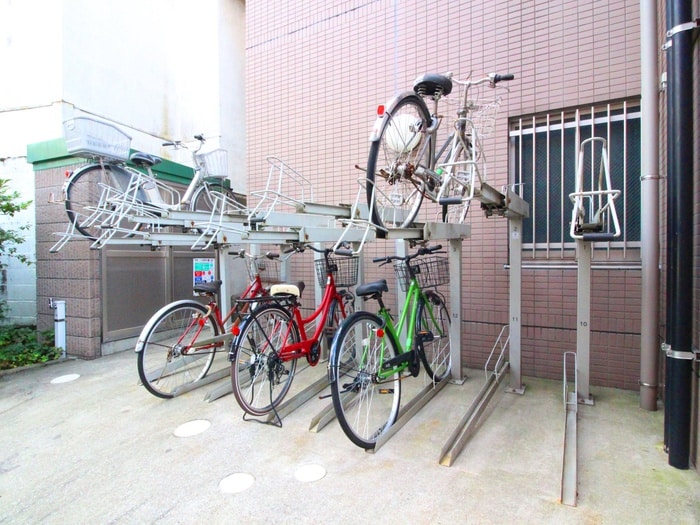 物件外観写真5　(駐輪場)