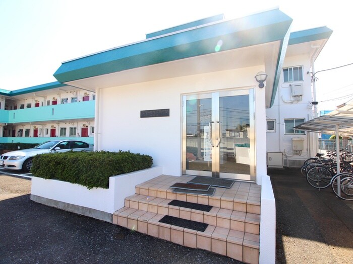 物件外観写真2　(エントランス部分)