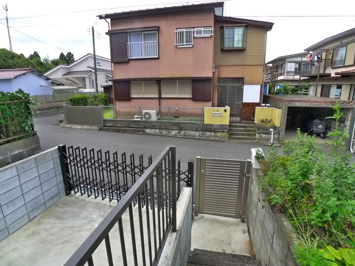 物件外観写真3　(駐車場)