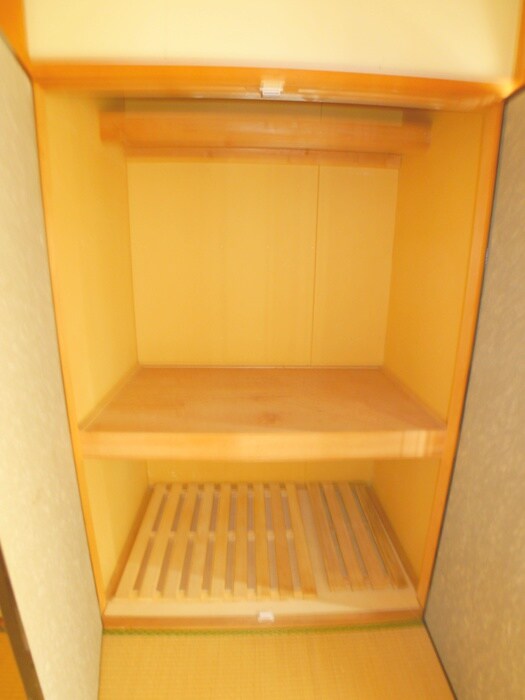 物件内観写真12　(収納)