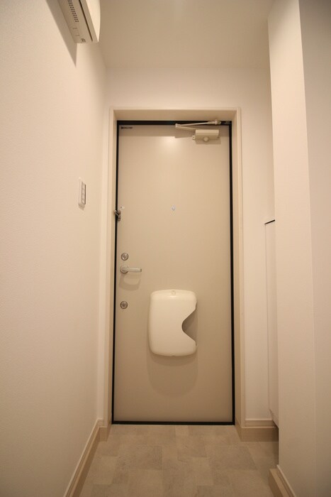 物件内観写真14　(玄関)