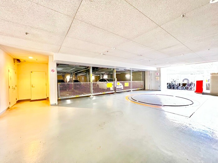 物件外観写真6　(駐車場)