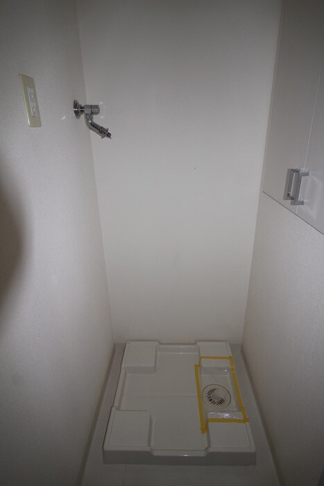 物件内観写真12　(洗濯機置場)