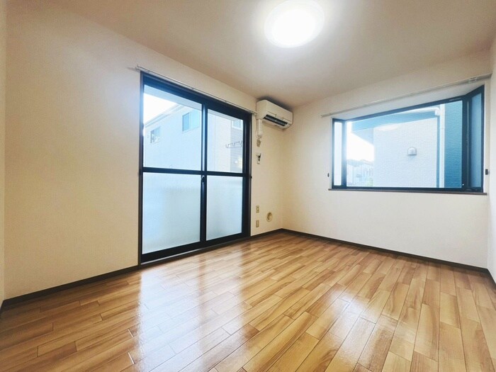 物件内観写真4　(居室)