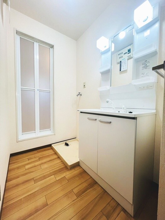 物件内観写真15　(洗濯機置場)