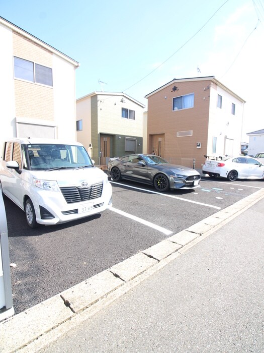 ハルモニアの駐車場