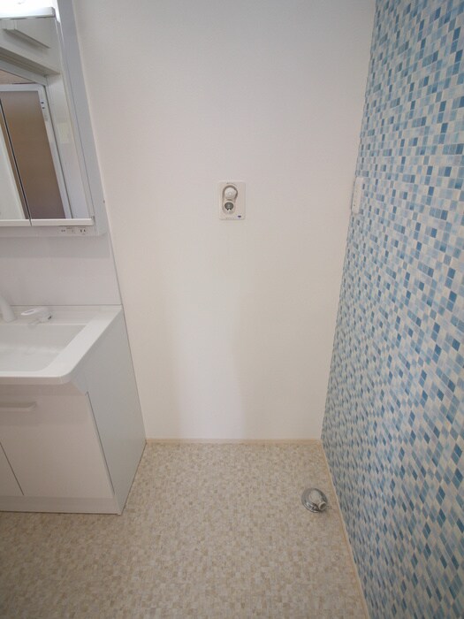 物件内観写真14　(洗濯機置場)