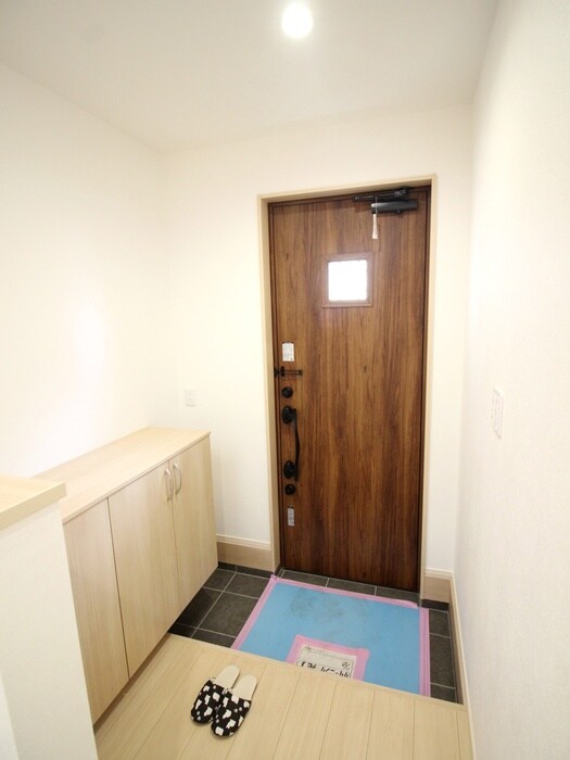 物件内観写真17　(玄関)