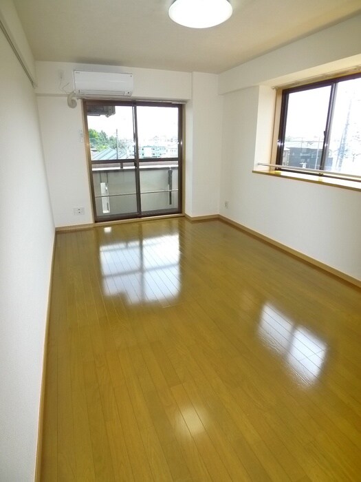 物件内観写真14　(室内からの展望)