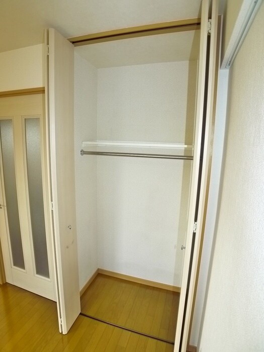 物件内観写真16　(収納)