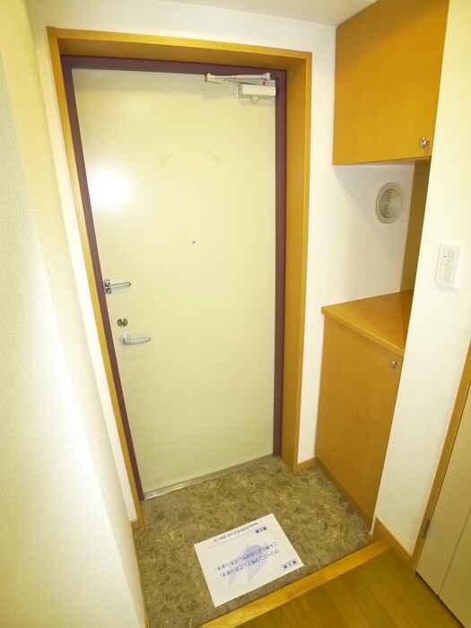 物件内観写真19　(玄関)