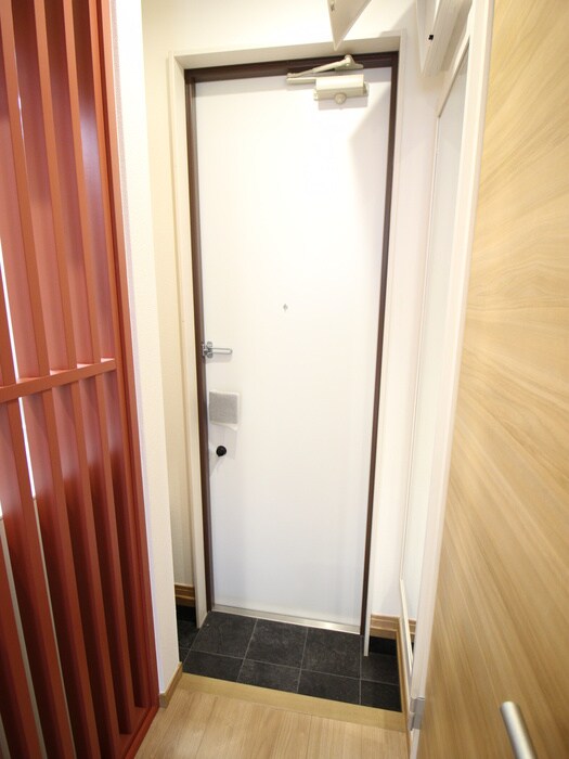 物件内観写真16　(玄関)
