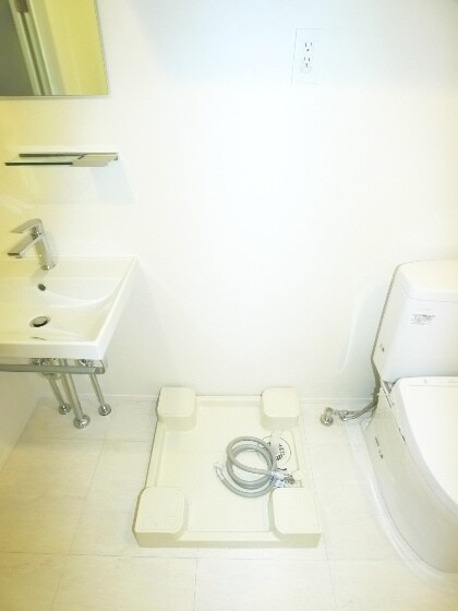 物件内観写真13　(洗濯機置場)