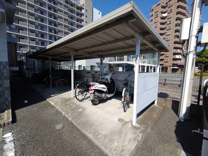 物件外観写真3　(駐輪場)