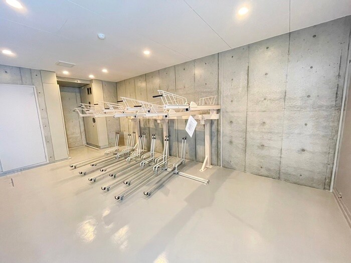 物件外観写真3　(駐輪場)