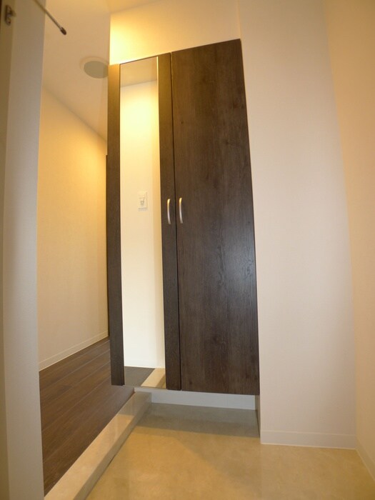 物件内観写真17　(玄関)