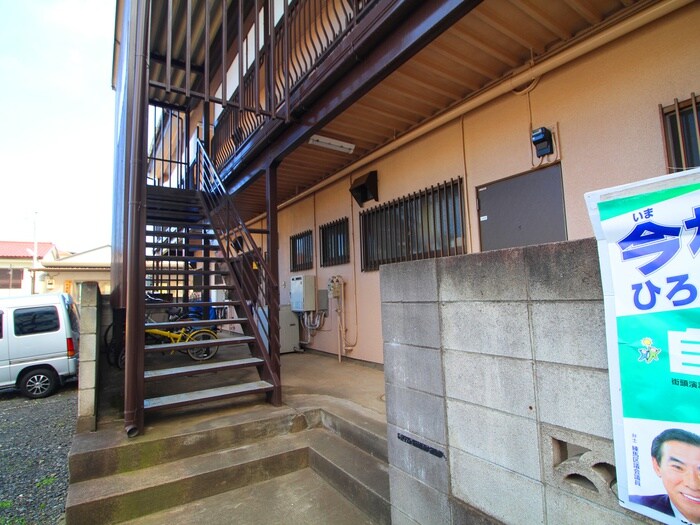 物件外観写真3　(エントランス部分)