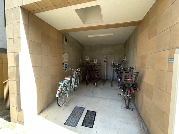 駐輪場