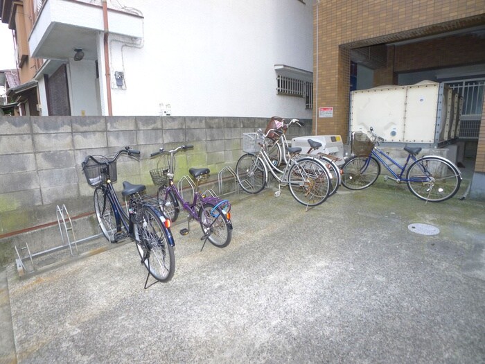 物件外観写真6　(駐輪場)