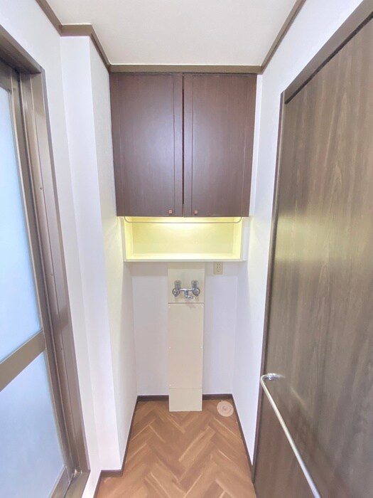 物件内観写真11　(洗濯機置場)